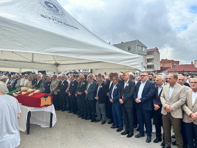 Samsun'da Ladik Belediye Başkanı Nurhan Yapıcı Özel'in Cenazesi Toprağa ...