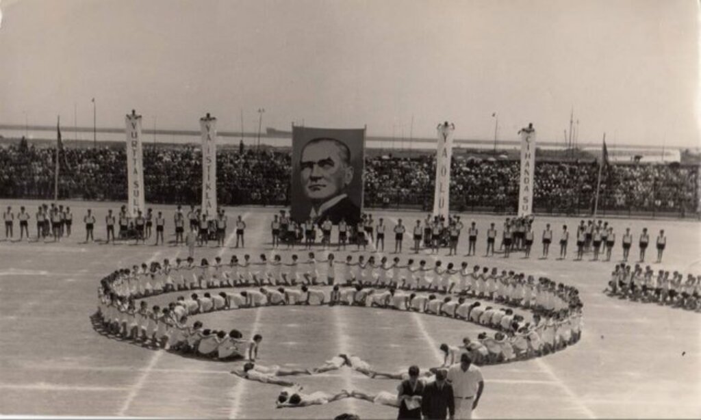Samsun'da geçmişten bugün 19 Mayıs kutlamalarından fotoğraflar