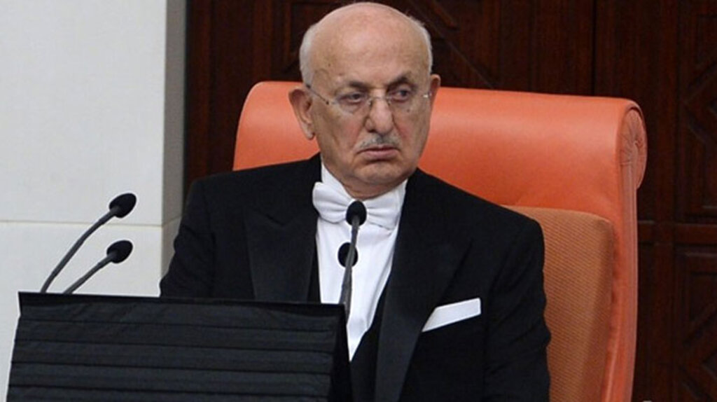 Meclis başkanlığına 289 oy alan İsmail Kahraman yeniden seçildi